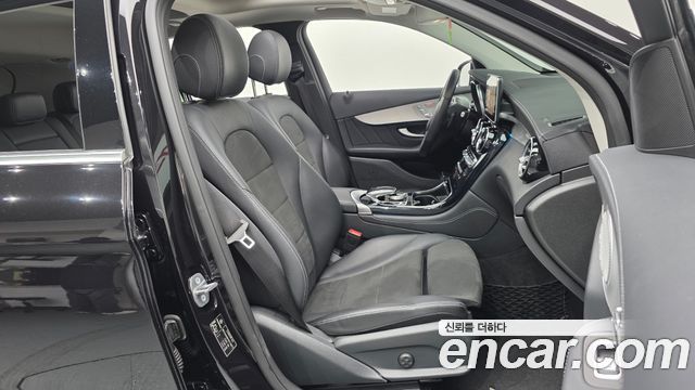 Mercedes-Benz GLC-Class GLC350e 4MATIC AMG Line
