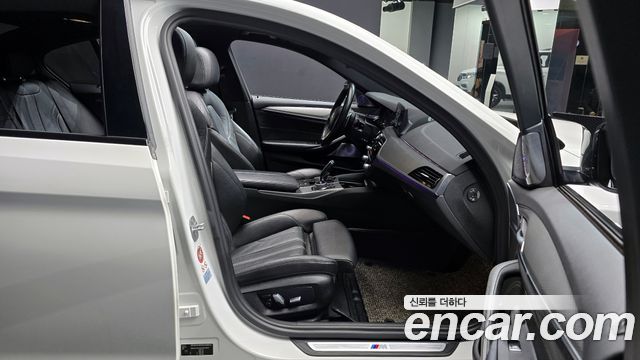 BMW 5-Series 520d M Sport package