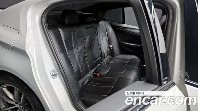 BMW 5-Series 520d M Sport package