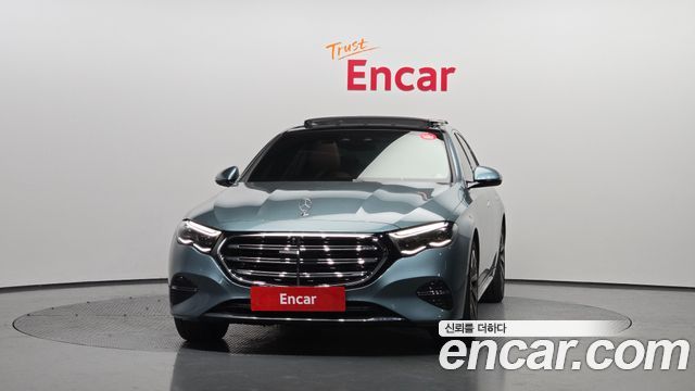 Mercedes-Benz E-Class E300 4MATIC Exclusive