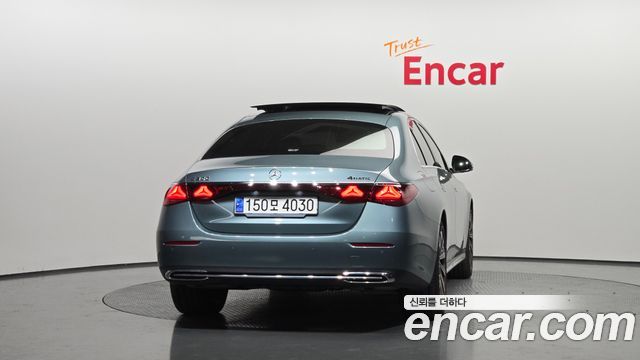 Mercedes-Benz E-Class E300 4MATIC Exclusive