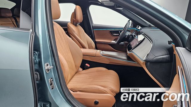 Mercedes-Benz E-Class E300 4MATIC Exclusive