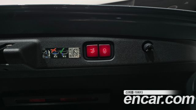 Mercedes-Benz E-Class E300 4MATIC Exclusive