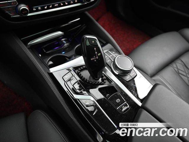 BMW 5-Series 530i Luxury
