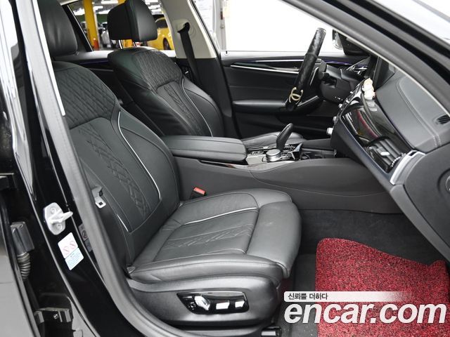 BMW 5-Series 530i Luxury