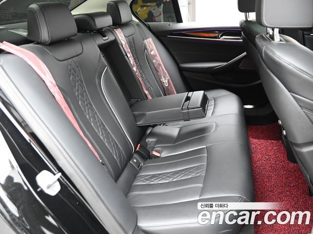 BMW 5-Series 530i Luxury