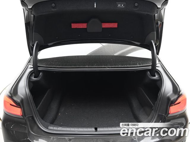 BMW 5-Series 530i Luxury