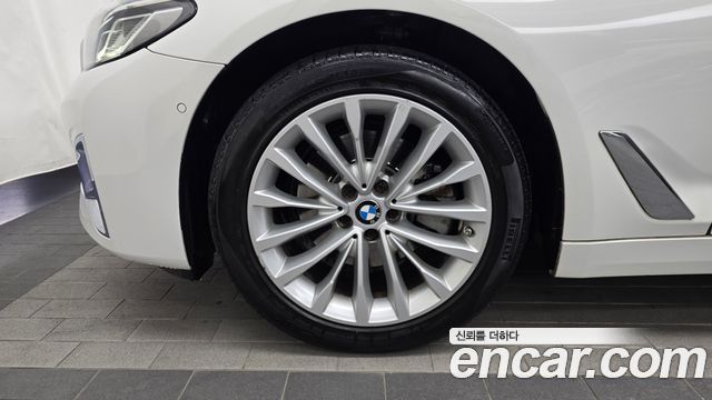 BMW 5-Series 523d Luxury