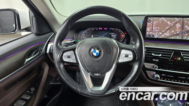 BMW 5-Series 523d Luxury