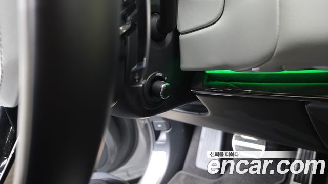 Land Rover Range Rover Sport P550E Dynamic HSE