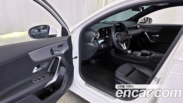Mercedes-Benz A-Class A220 Hatchback
