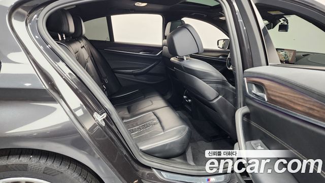 BMW 5-Series 520d xDrive M Sport Package Plus