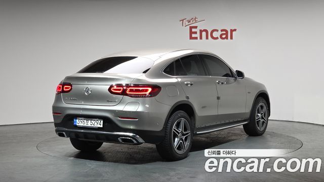 Mercedes-Benz GLC-Class GLC300e 4MATIC Coupe