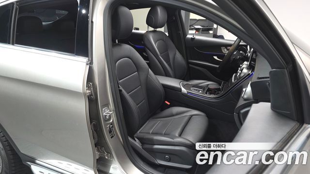 Mercedes-Benz GLC-Class GLC300e 4MATIC Coupe