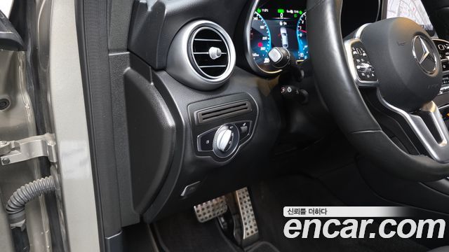 Mercedes-Benz GLC-Class GLC300e 4MATIC Coupe