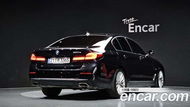 BMW 5-Series 530e Luxury