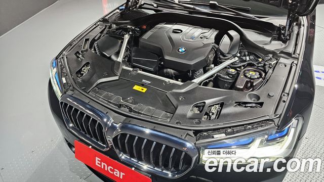 BMW 5-Series 530e Luxury