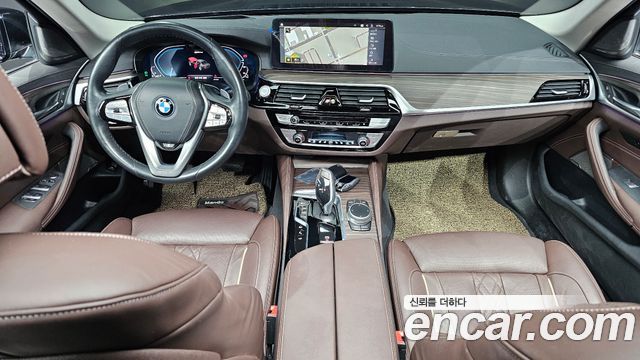 BMW 5-Series 530e Luxury