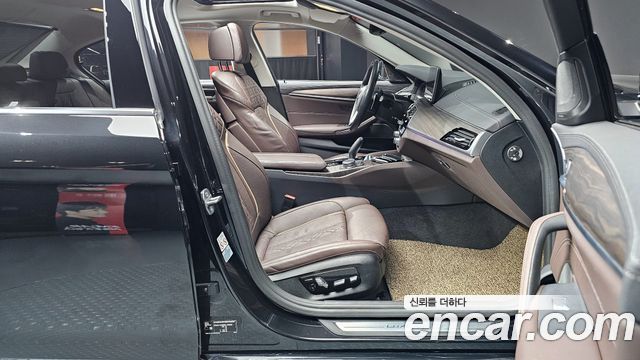 BMW 5-Series 530e Luxury