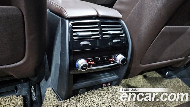 BMW 5-Series 530e Luxury