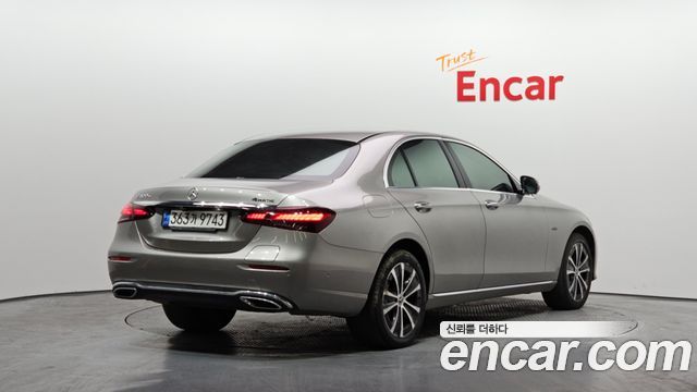 Mercedes-Benz E-Class E300e 4MATIC Exclusive