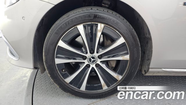 Mercedes-Benz E-Class E300e 4MATIC Exclusive