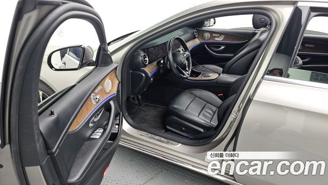 Mercedes-Benz E-Class E300e 4MATIC Exclusive
