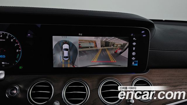 Mercedes-Benz E-Class E300e 4MATIC Exclusive