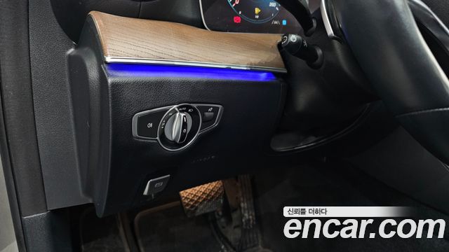 Mercedes-Benz E-Class E300e 4MATIC Exclusive