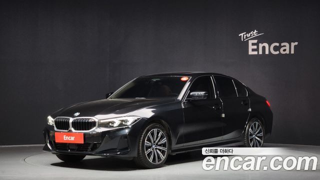 BMW 3-Series 320i