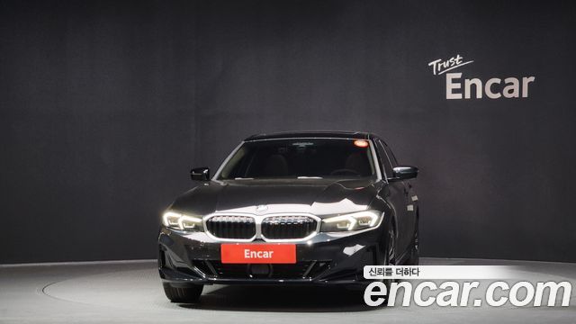 BMW 3-Series 320i