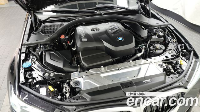 BMW 3-Series 320i