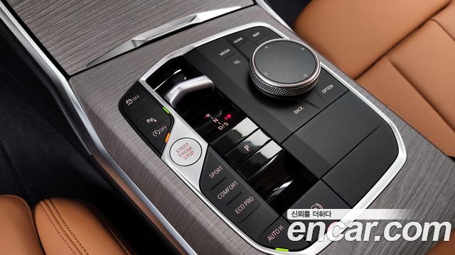 BMW 3-Series 320i