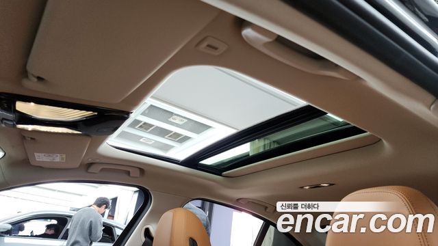 BMW 3-Series 320i