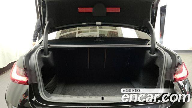BMW 3-Series 320i