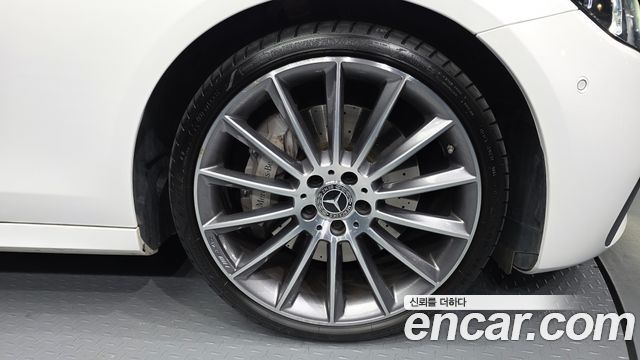 Mercedes-Benz E-Class E350 4MATIC AMG Line