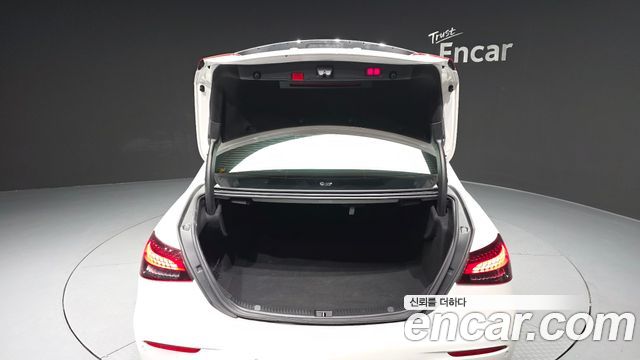 Mercedes-Benz E-Class E350 4MATIC AMG Line