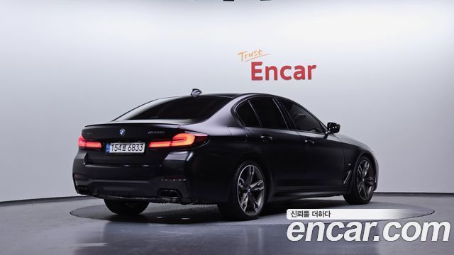 BMW 5-Series M550i xDrive
