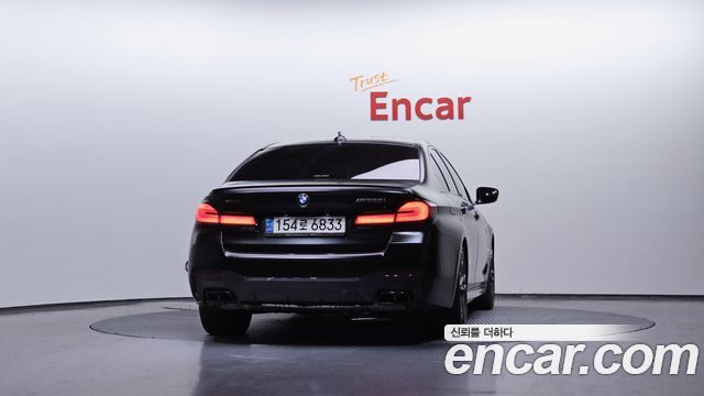 BMW 5-Series M550i xDrive