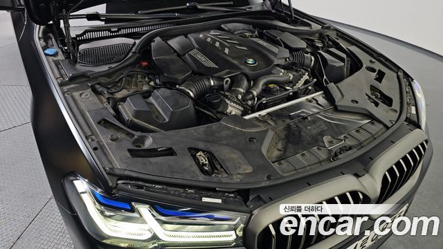 BMW 5-Series M550i xDrive