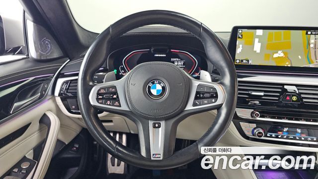 BMW 5-Series M550i xDrive
