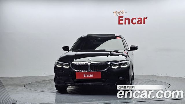 BMW 3-Series 320i
