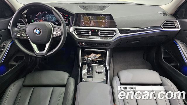 BMW 3-Series 320i