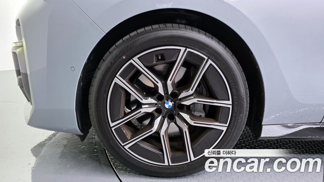 BMW 7-Series 740i xDrive M Sport