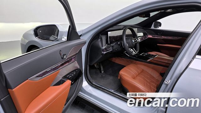 BMW 7-Series 740i xDrive M Sport