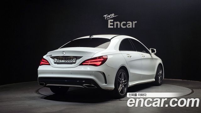 Mercedes-Benz CLA-Class CLA220 AMG Line