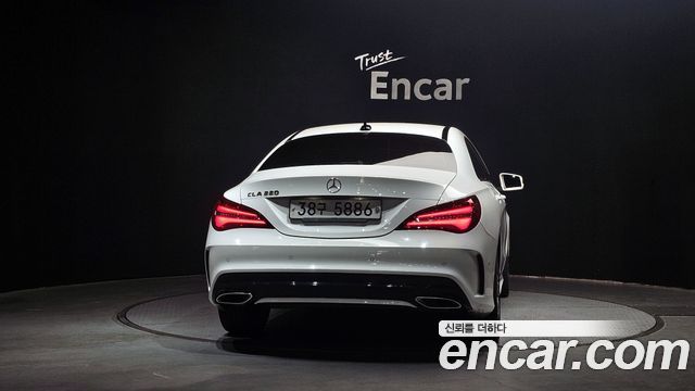 Mercedes-Benz CLA-Class CLA220 AMG Line