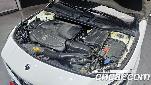 Mercedes-Benz CLA-Class CLA220 AMG Line