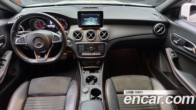 Mercedes-Benz CLA-Class CLA220 AMG Line