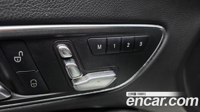 Mercedes-Benz CLA-Class CLA220 AMG Line
